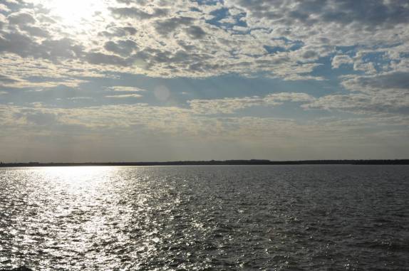 A represa vista do alto da barragem da Usina de Itaipu, em Foz do Iguaçu, fronteira de Brasil e Paraguai